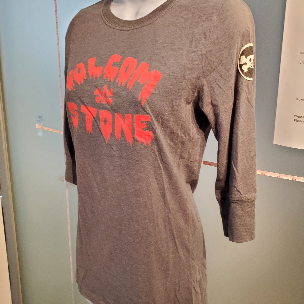 Chic Mid Length Sleeve, Volcom, Grey, Red, Stone, Skull, Stretchy